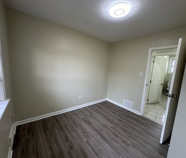 For Lease - 360 Guelph Street Unit# Upper, Oshawa, Ontario - Photo 6
