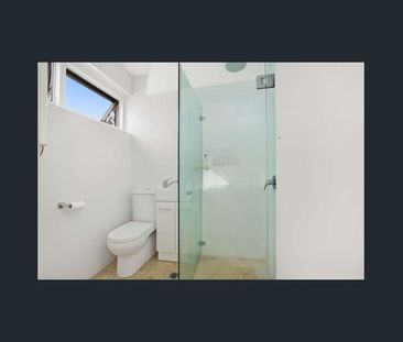 Bright One-Bedroom Apartment in Prime Avalon Location - Photo 4