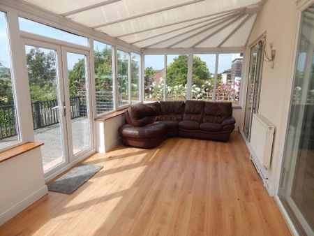 4 bedroom detached house to rent - Photo 2