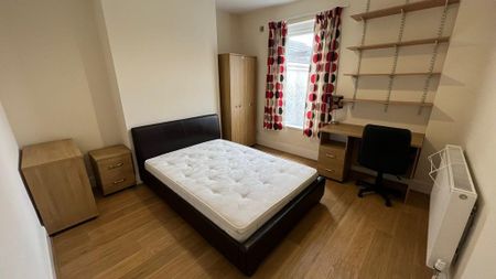 5 bedroom house share to rent - Photo 4