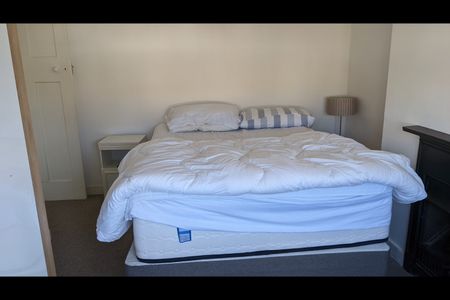 3 Bed Terraced House, Kenya Road, SE7 - Photo 4