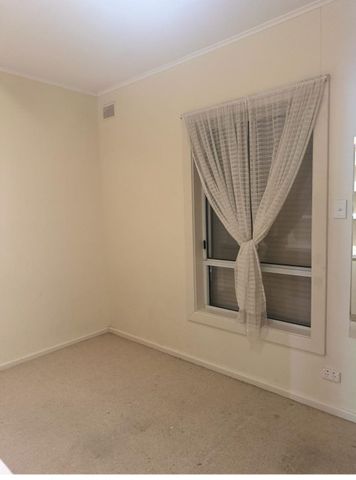 Spacious & Convenient Family Living in the Heart of Ingle Farm - Photo 2