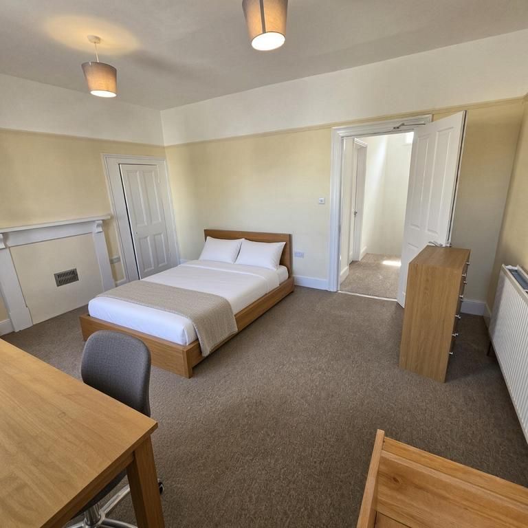 5 bedroom property to rent - Photo 1