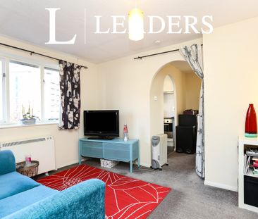 studio to rent Armoury Road, London, SE8 - Photo 3