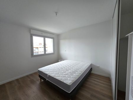 Location Appartement 4 pièces 94m² TALENCE 33400 - Photo 4