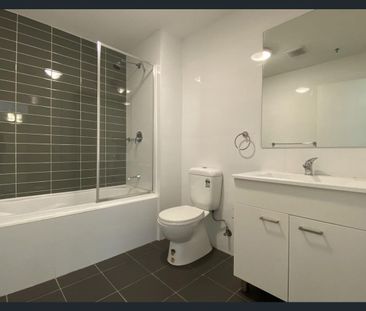 Convenient & Modern One Bedroom Apartment - Photo 5