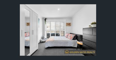 Gorgeous Family Home Situated on Corner Block. - Photo 4