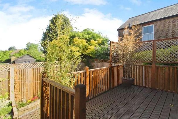Stomp Road, Burnham, Slough, SL1 - Photo 1