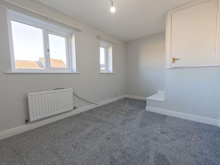 2 bedroom end of terrace house to rent - Photo 5