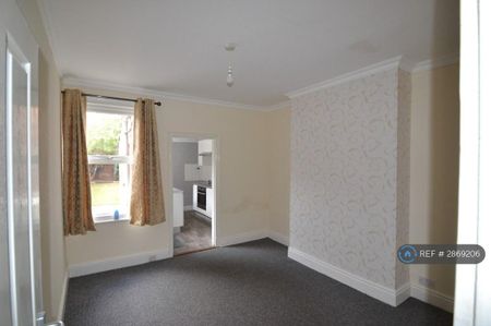 3 bedroom terraced house to rent - Photo 2