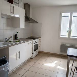 Location Appartement 3 pièces 75m² REALMONT 81120 - Photo 2
