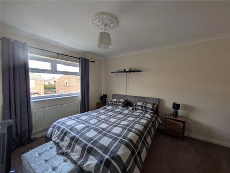 3 bedroom semi-detached house to rent - Photo 4