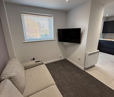 Room in a Shared Flat, Barrique Road, NG7 - Photo 1