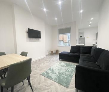 1 bed house share to rent in Coal Clough Lane, Burnley, BB11 - Photo 1