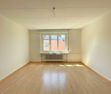 Preiswerte Stadtwohnung mit vintage Küche und Bad, grossen Fenstern... - Photo 2