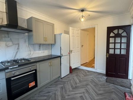 Creighton Avenue, London, E6 3DT, Property for rent - Photo 3