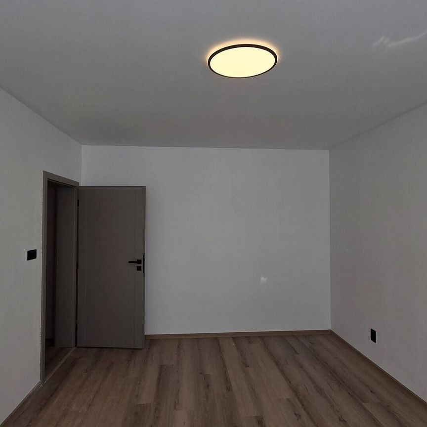 Pronájem bytu 2+1 53 m² - Fotografie 1