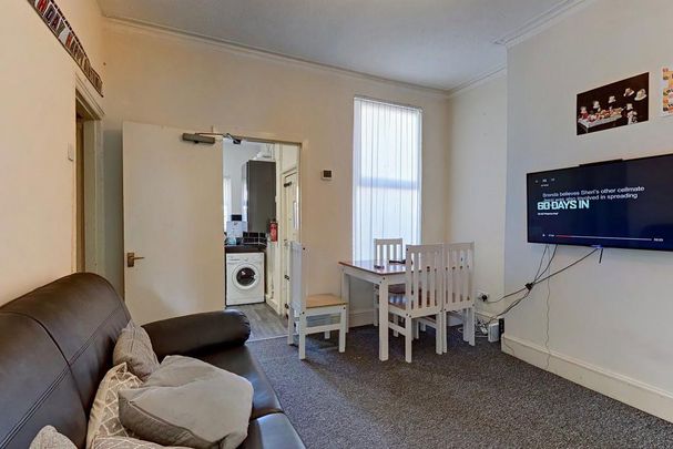 4 bedroom house to rent - Photo 1