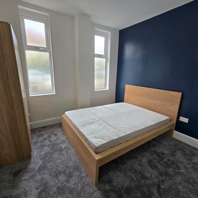 1 bedroom in a house share to rent - Photo 1