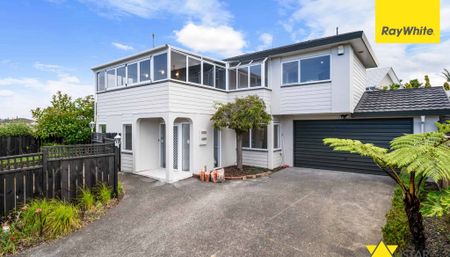 Stunning 3-Bedroom Home with Harbour Views in Prime Hobsonville Location - Photo 5