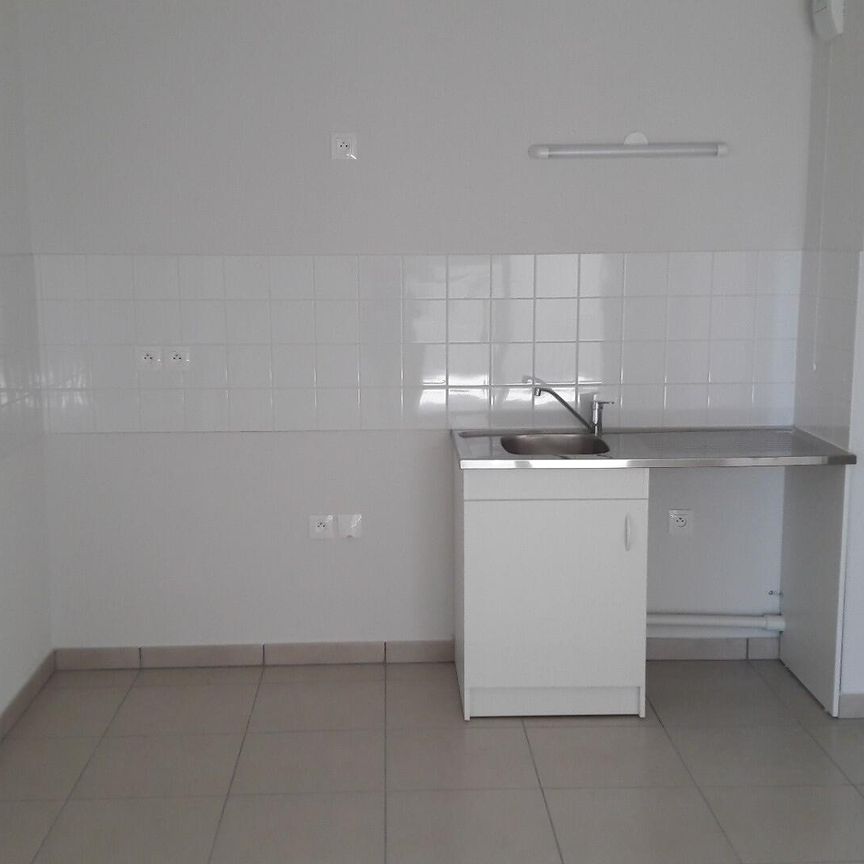 location Appartement T3 DE 58.5m² À BORDEAUX - Photo 1