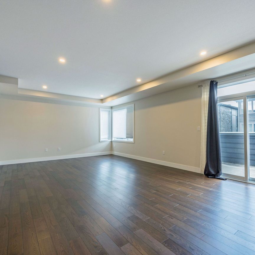 For Lease - 1960 Dalmagarry Road Unit# 34, London North, Ontario - Photo 1