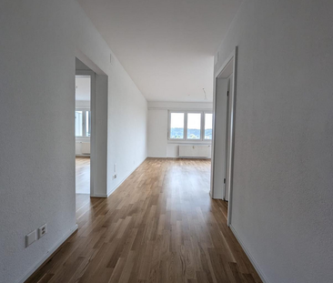 Moderne 4.5-Zimmerwohnung im 1. OG mit zwei Balkonen - Foto 5