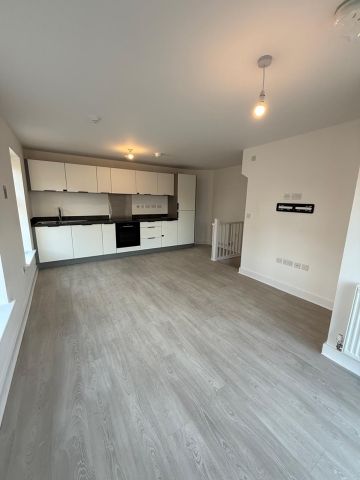 2 Bed End Terrace, Acacia Terrace, LS14 - Photo 2