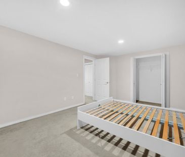 539 Linton Street apartment — Coquitlam, BC (1-Bedroom) - 1 Bedroom - Photo 1