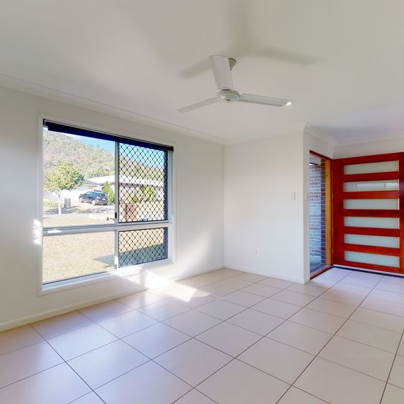 Discover modern family living in the heart of Norman Gardens! - Photo 1