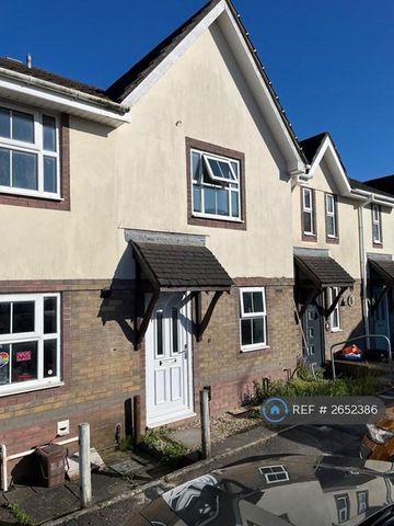 2 bedroom terraced house to rent - Photo 2