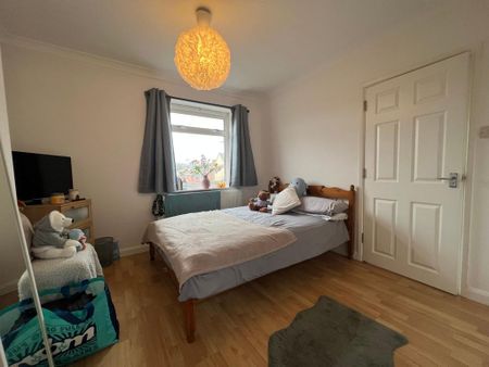 6 bedroom detached house to rent - Photo 4