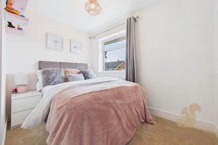 4 bedroom semi-detached bungalow to rent - Photo 3