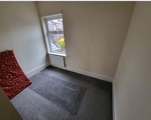 3 Bed Semi-Detached House, Greenhill Road, M8 - Photo 1