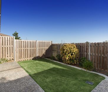 Modern 3 bedroom Townhouse - Photo 2