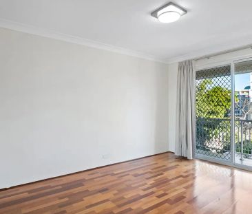 Modern 2 Bedroom Unit - Photo 1