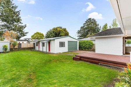 Property Management43 Neil Ave, Te Atatu Peninsula - House for Rent - Photo 4