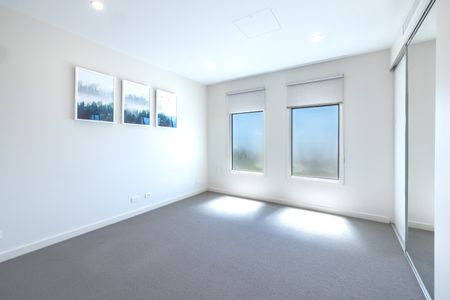 1/150 Power Avenue, Chadstone VIC 3148 - Townhouse For Rent | Domain - Photo 3