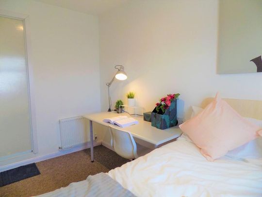 8 bedroom house share to rent - Photo 1