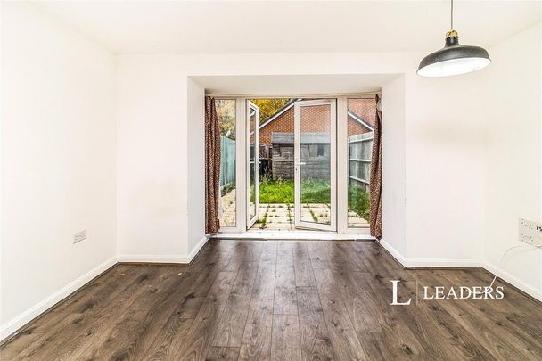 4 bedroom house to rent - Photo 1