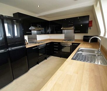 8 Bed - The Clubhouse Loft Apartment, 22-24 Mutley Plain, Plymouth - Photo 1