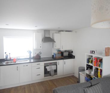 2 bedroom terraced house to rent - Photo 4