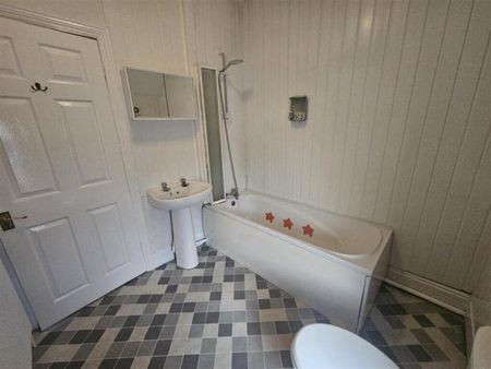 Room 1, Mansfield, NG19 - Photo 4