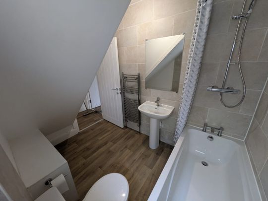 3 Bed Semi-Detached House, Lancaster Road, SO16 - Photo 1