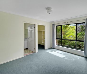 Good size 3 bedroom duplex with ensuite - Photo 3