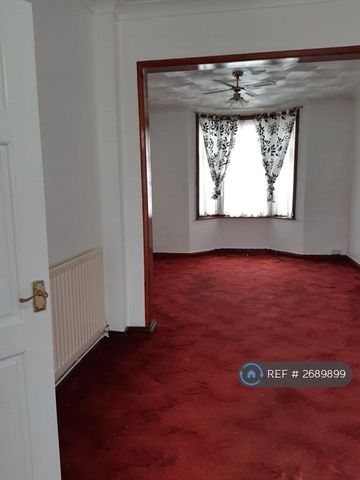 2 bedroom terraced house to rent - Photo 4