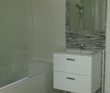 Location Appartement 3 pièces 63m² ST DENIS 97400 - Photo 3