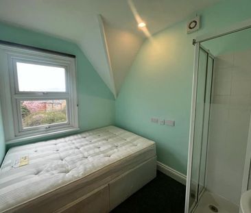 11 London Road, Guildford - 1 bedroomProperty for lettings - Seymours - Photo 1