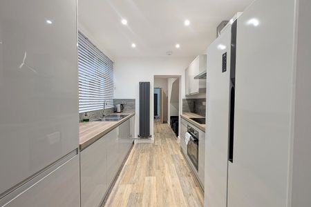 Brook Street, PONTYPRIDD - Photo 3