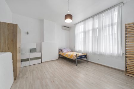 Ruime 3 kamerwoning met koer te huur in Sint-Amandsberg - Photo 3